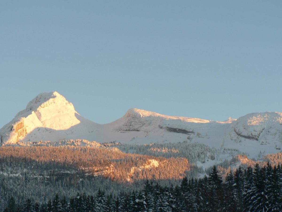 Auberge Des Deux Moucherolles Corrençon-en-Vercors Exterior foto