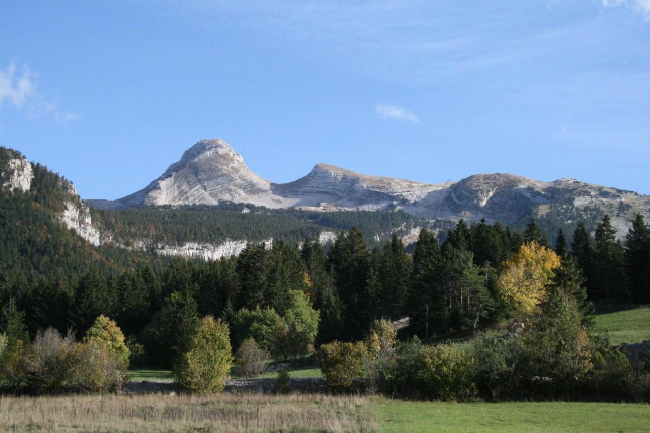 Auberge Des Deux Moucherolles Corrençon-en-Vercors Exterior foto